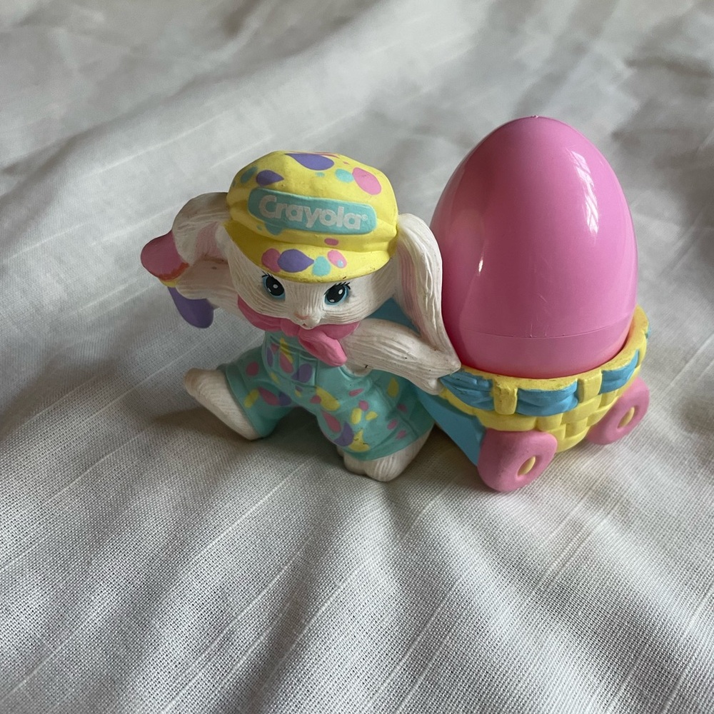 Binney & Smith ceramic crayola bunny pastel colors